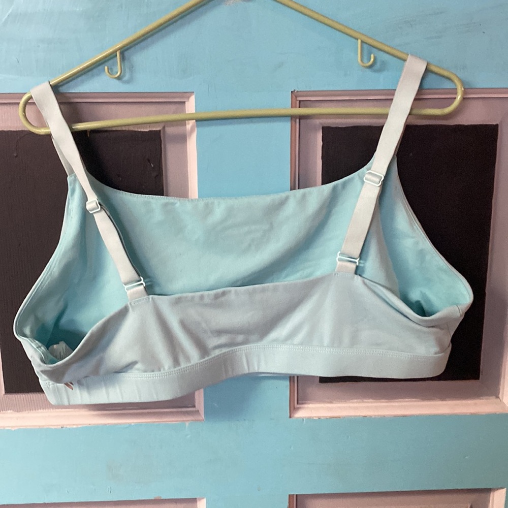 Fabletics Light Support Bra Light Blue 2X - Picture 2 of 3